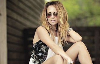 Красавица, умница и вообще приятная во всех отношениях девушка)...