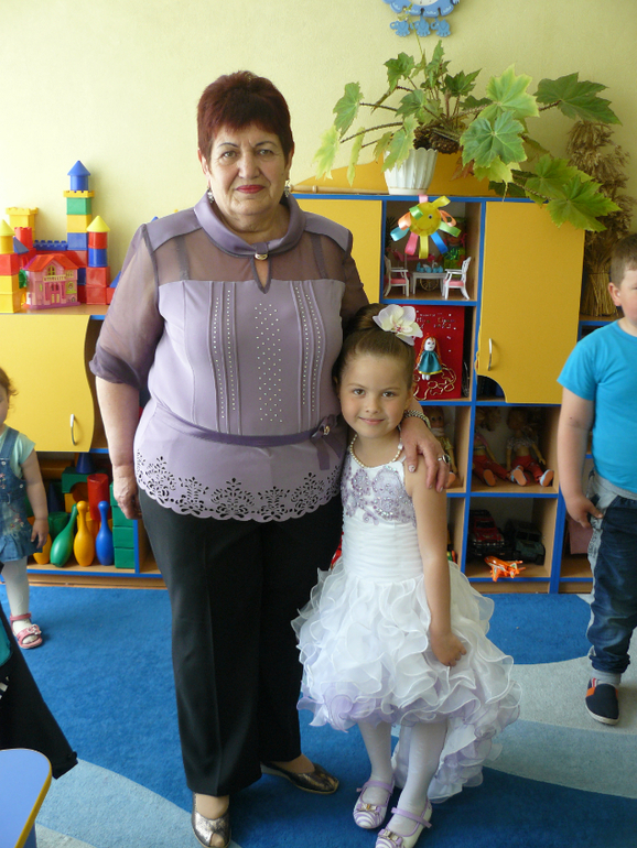 Ангелинка-вьіпускница)))