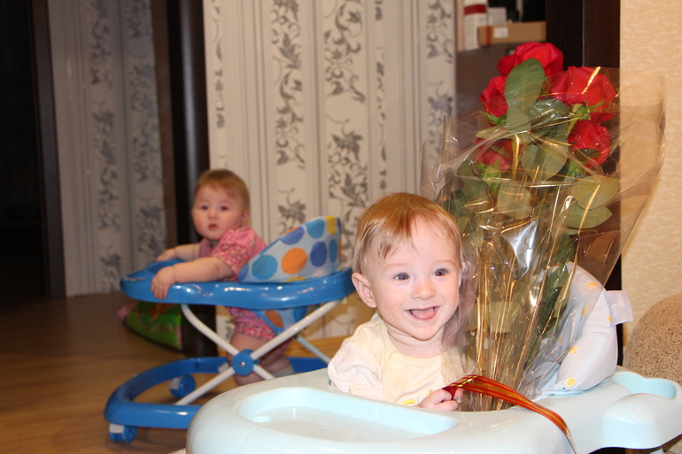 Нам 8 месяцев.