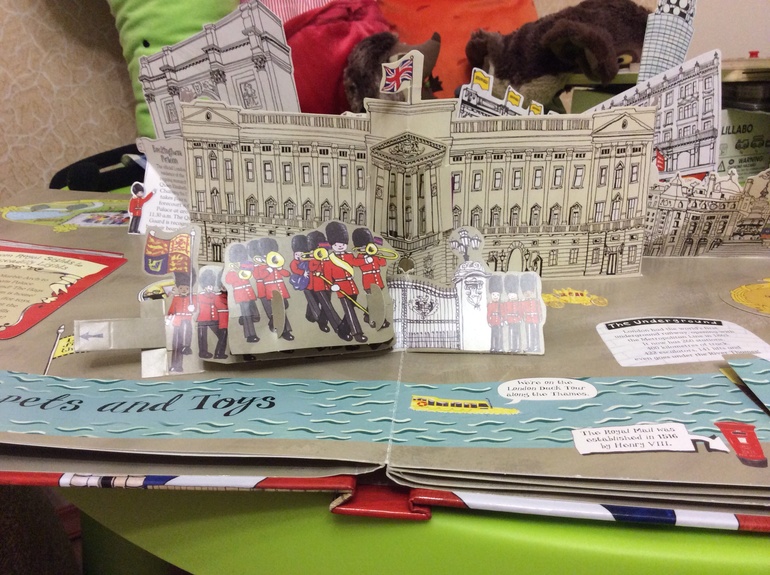 Наш настольный Лондон.