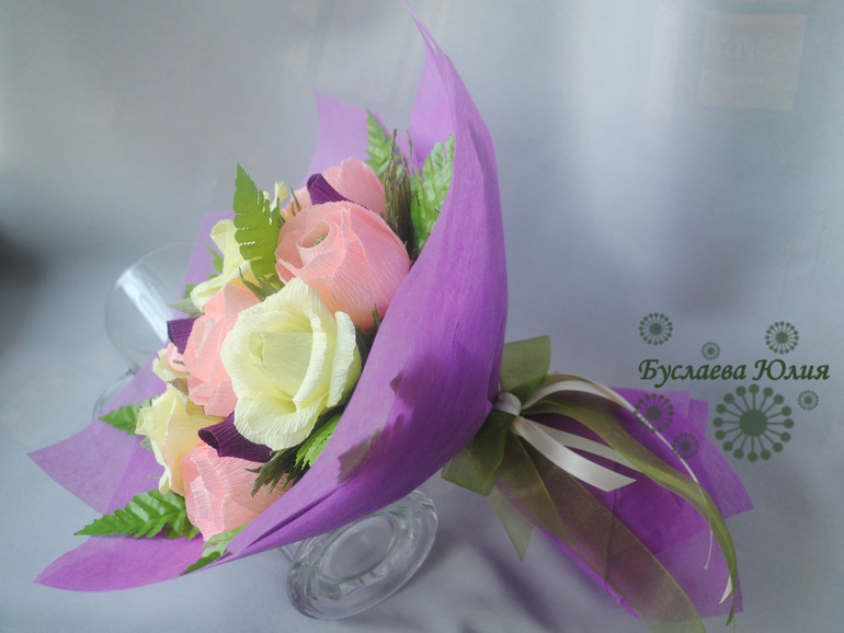 Ручной с английскими розами.