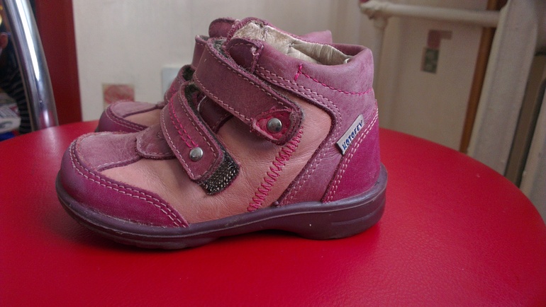 Ботиночки  Котофей 21 размер  300 руб.