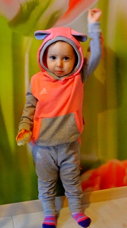 Спортивный костюмчик для дочи.