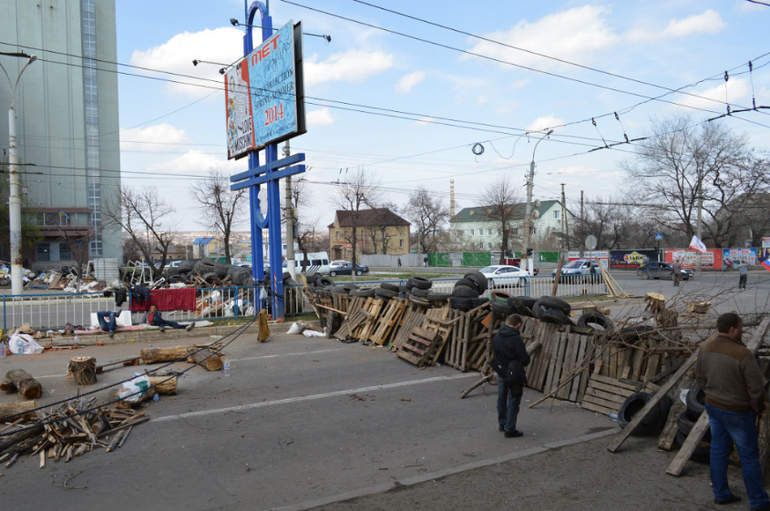 Луганск 9.04.2014г.Очень много фото!