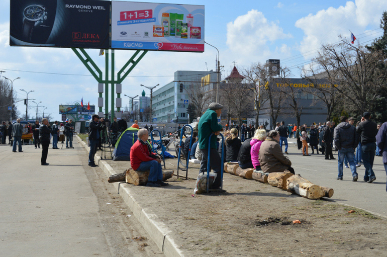 Луганск 9.04.2014г.Очень много фото!