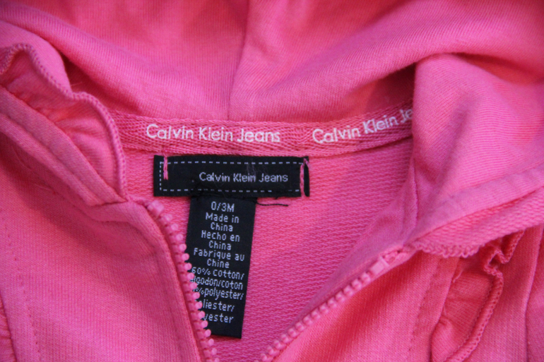 Костюмы и комплекты для девочек. Смотрите также. Детская одежда Calvin Kl Костюмы и комплекты для девочек. Смотрите также. Детская одежда Calvin Kl