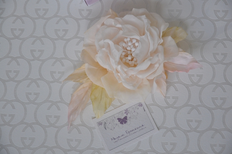 А вот и моя невеста в моих розочках