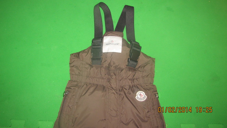 комплект Moncler шоколадный 5-6 лет 3000р.