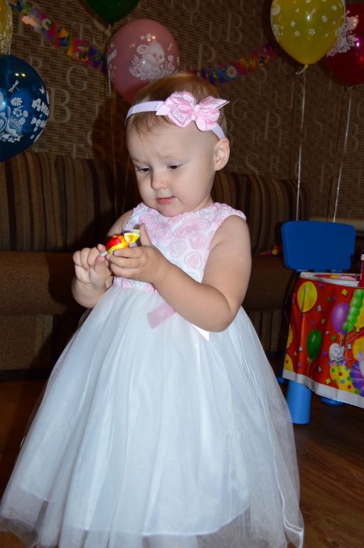 Праздничное платье для девочки. 1300р.