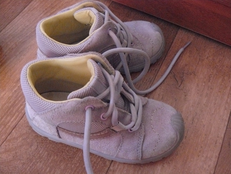 Плащ ф. Charivari + ботиночки SuperFit р. 24 Цена 1500!!! Почта за мой счет!!!