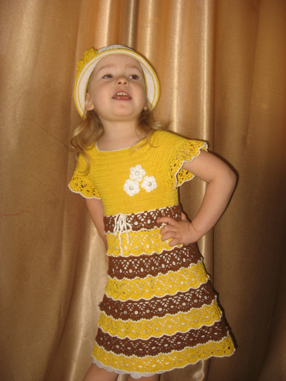 Платье и шляпка на лето