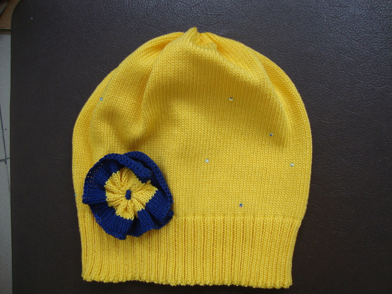 Яркие шапочки.