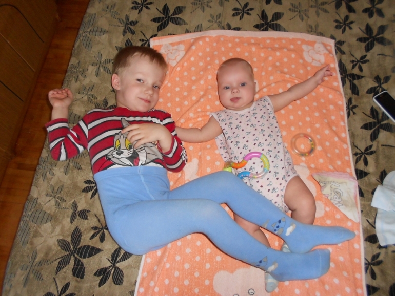 Артём и Полина вместе 6 месяцев!