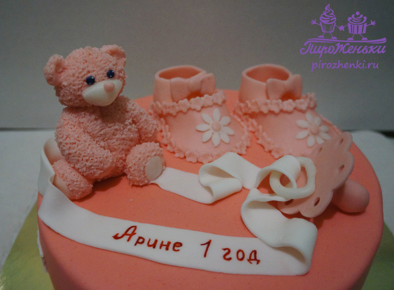 Два розовых тортика с мишками