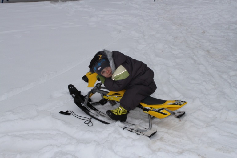 Наш первый ФМ! Новогодний переполох, 1 неделя