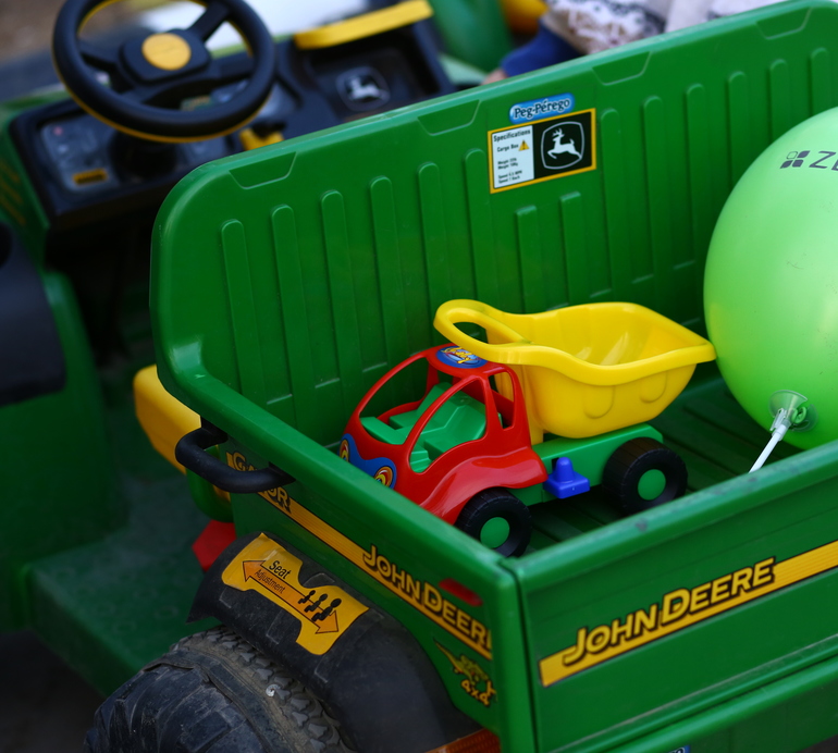 дочь и машины