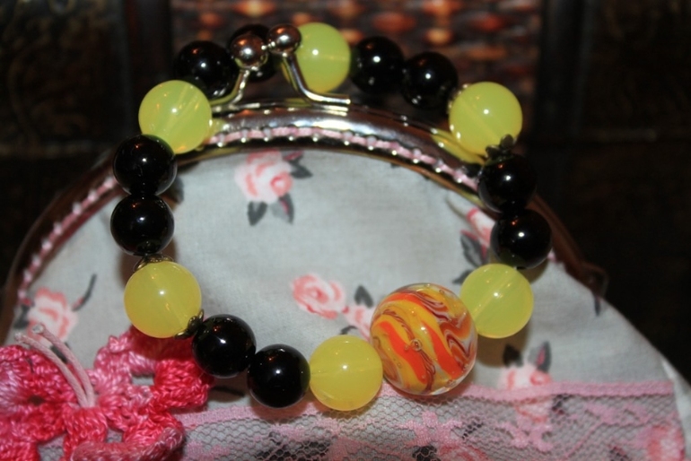 Мои первые браслетики!