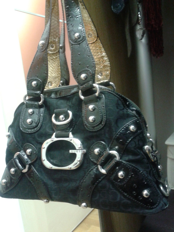 Сумка GUESS. Оригинал. В идеале. 2500руб.