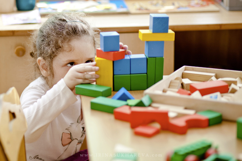 Один день из жизни в детском саду. Часть 2. Играем.