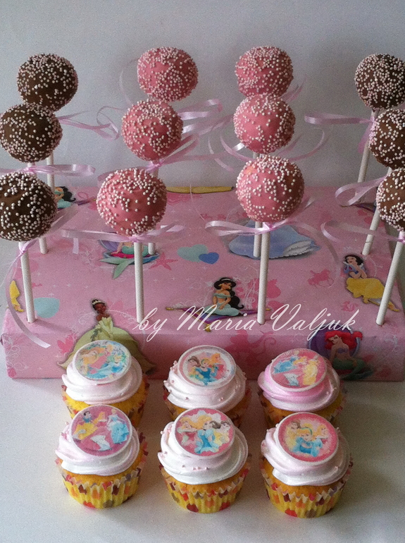 Капкейки и кейкпопсы.