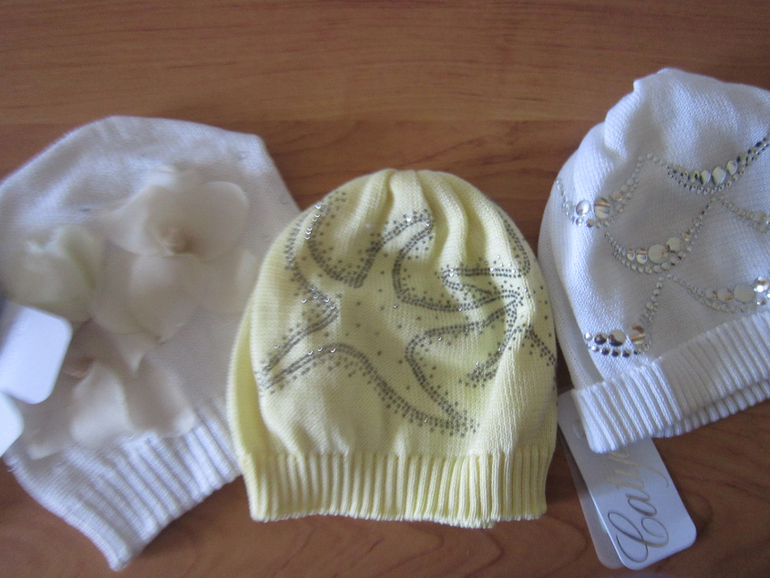 шапки catya (новые по 1200)