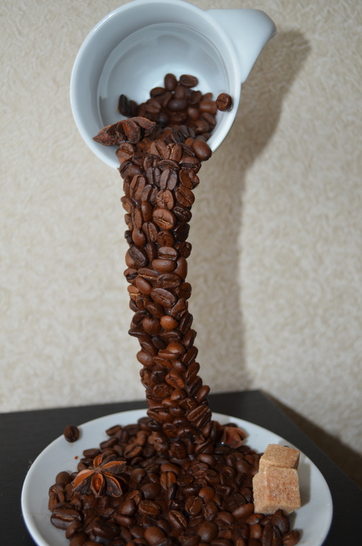 Полетели чашки.....