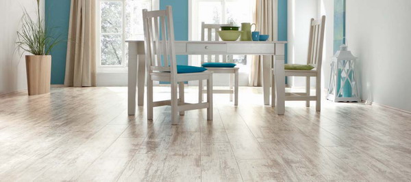 Поделитесь фото ламината в реальной комнате