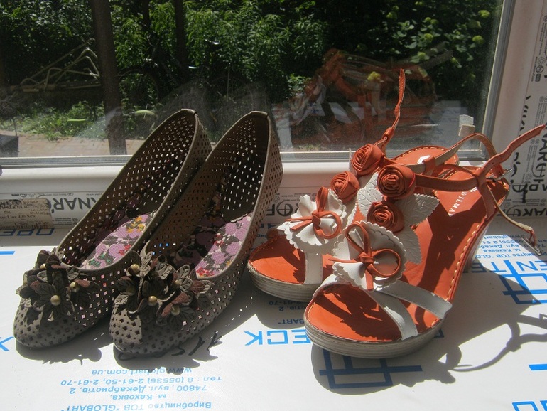 Одно День Рождение, два торта и два букета