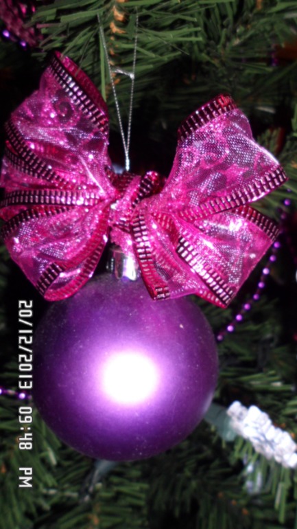 Нарядили елку - скоро Новый год!