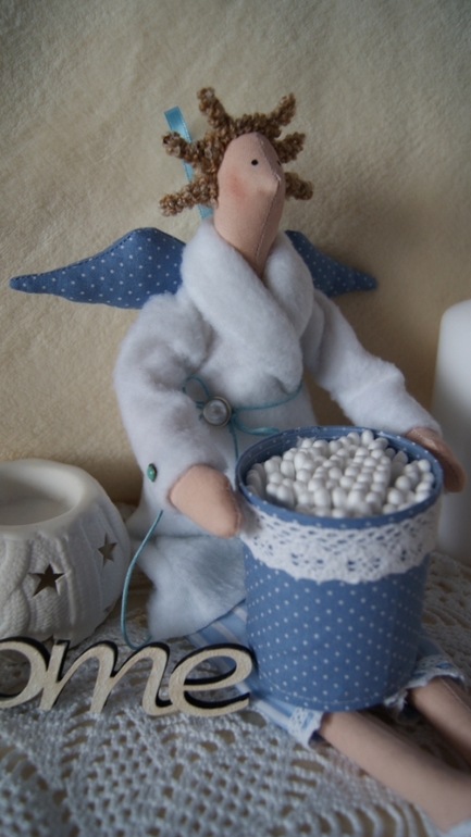 Xранительница ватныx палочек.