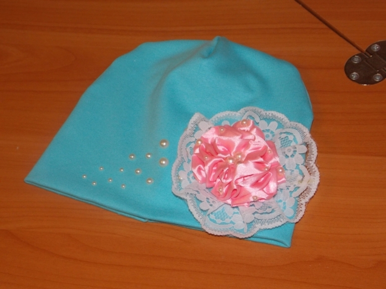 Шапочка для дочурки!))