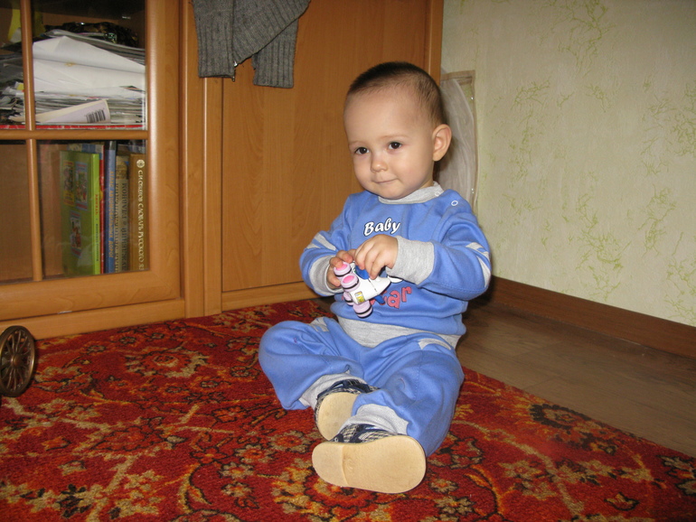 наш долгожданный выстраданный 4-ый зубик...