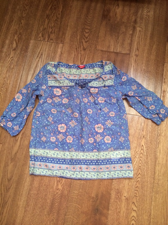 Отдам одежда 42-44