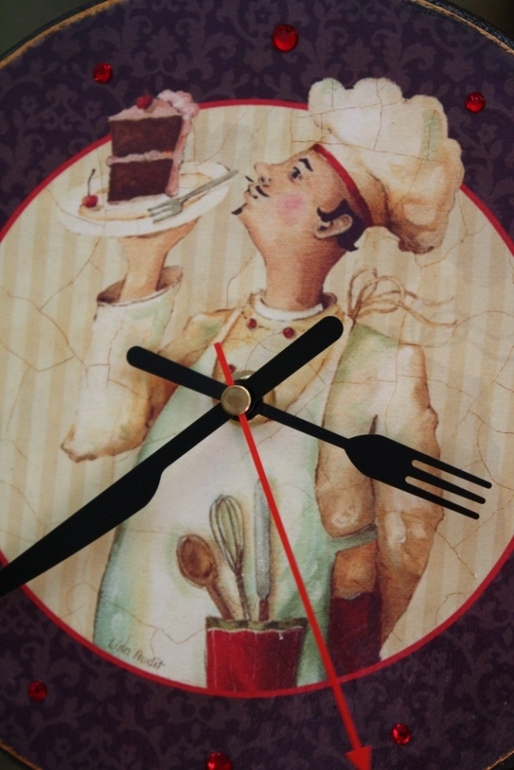 Опять идут старинные часы....