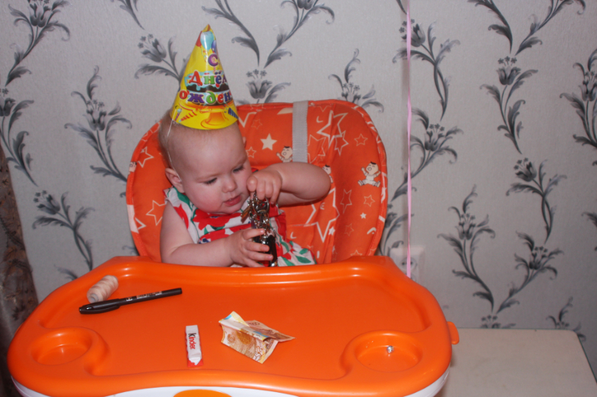 Нашей Златочке годик!!!