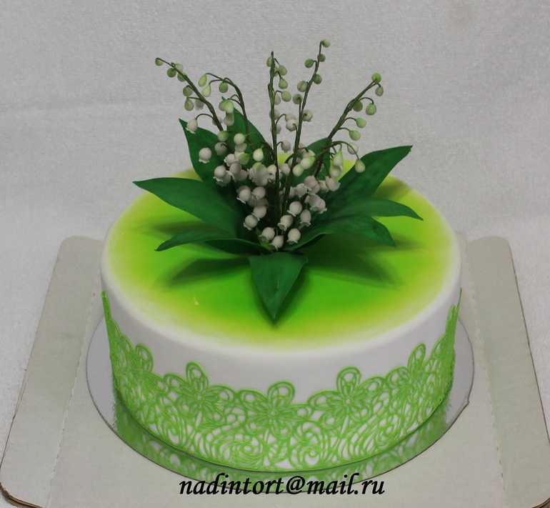 Весенний с ландышами