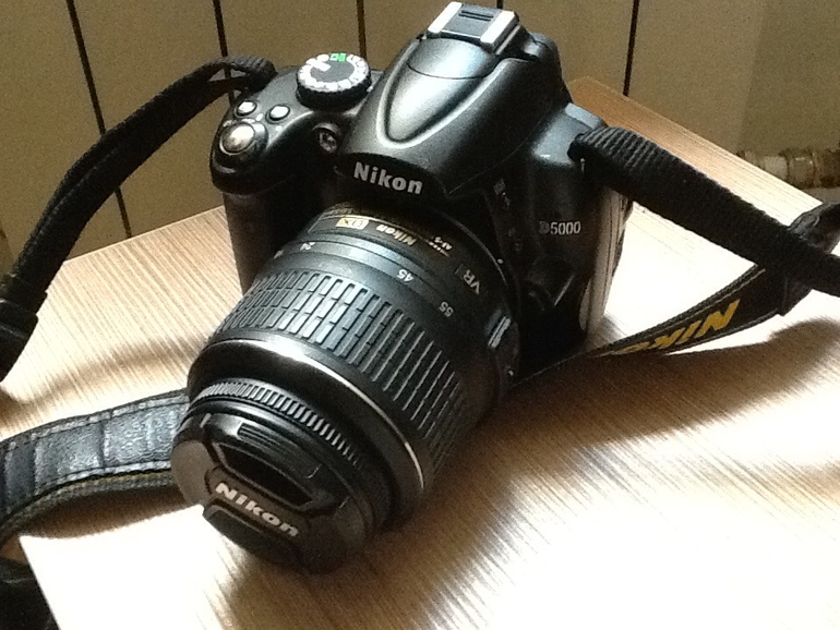 Фотоаппарат Никон D5000 - 10 тыс. руб.
