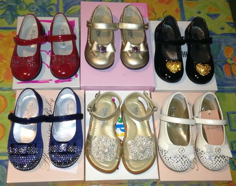 Добавочки к обувочке :-) откапала в шкафу