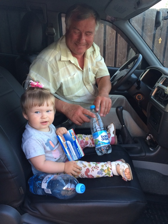 Новые зубки и маленькая хитрюша)