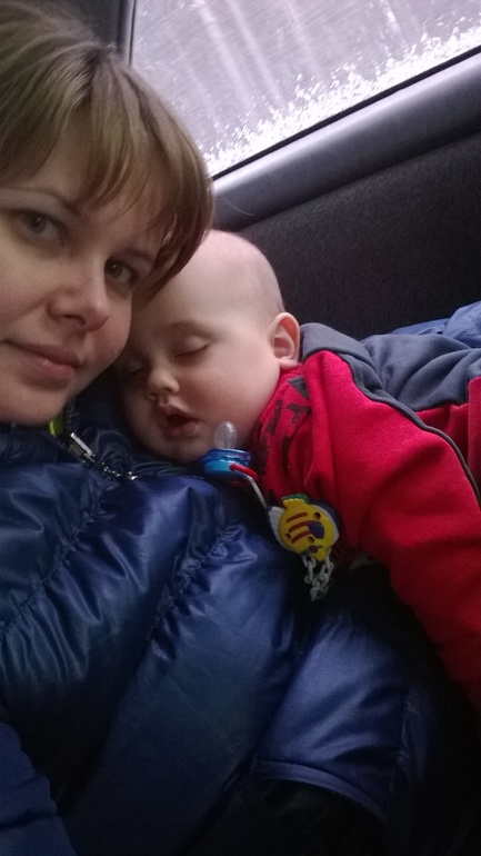 Наша первая прогулка, в прогулке))))))))