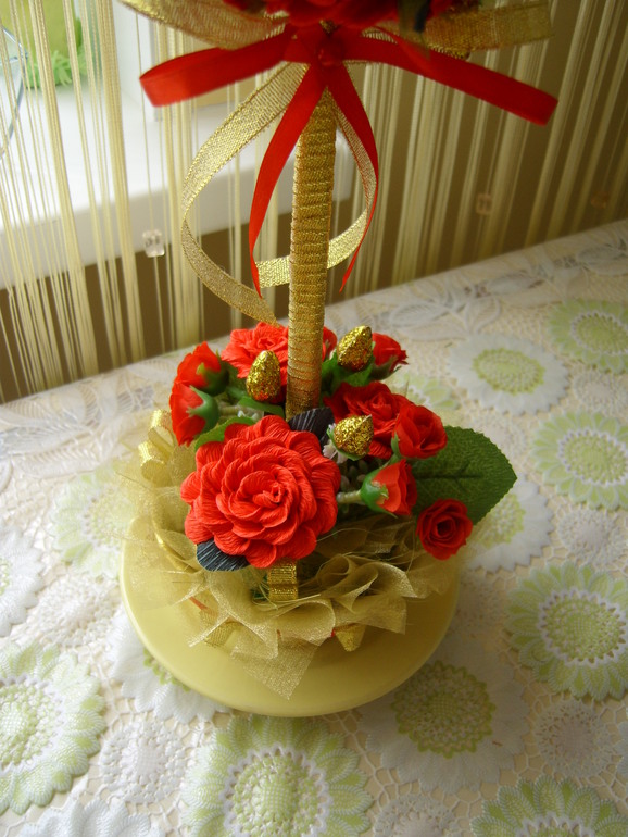 "Красный и золото", по моему вариант отличный!