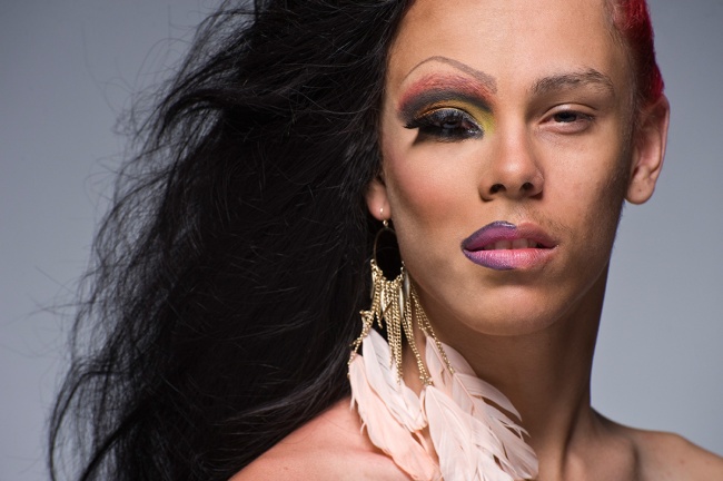 До макияжа и после.