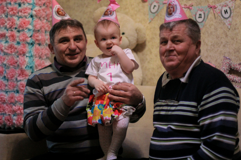 Фото с ПЕРВОГО ДР Есюни))))