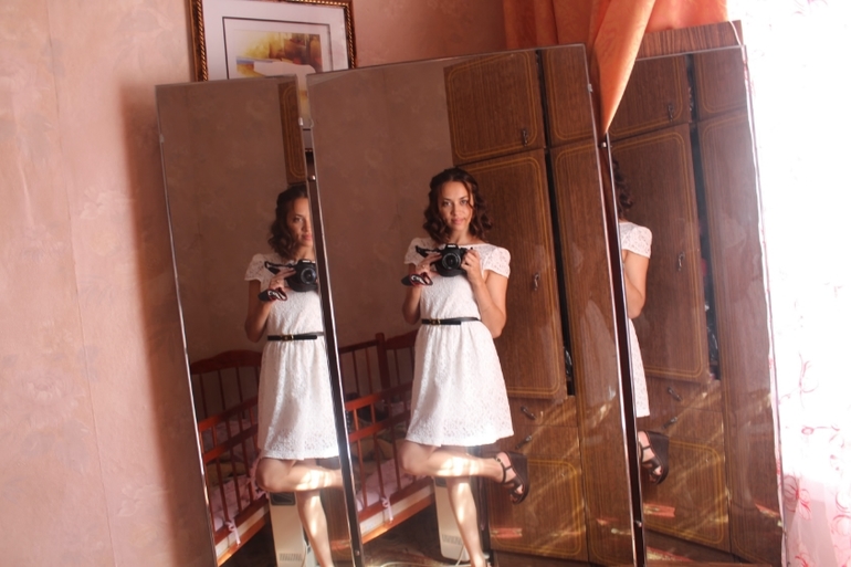 Помогите определиться с прической и как вам образ?)