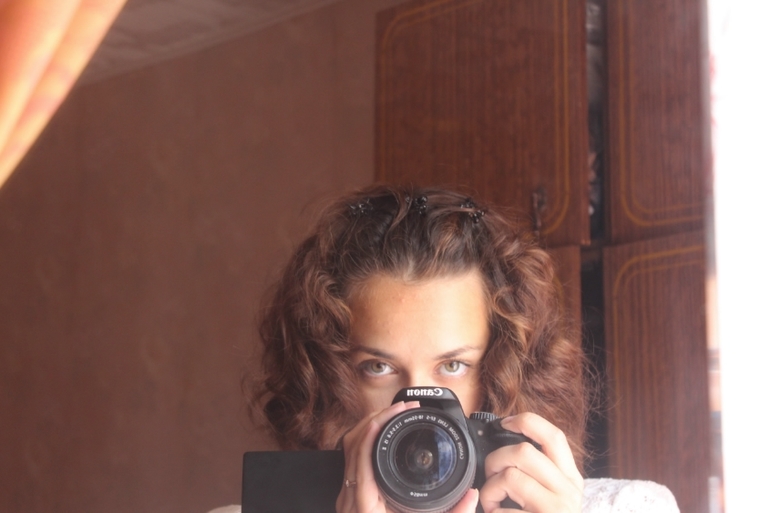 Помогите определиться с прической и как вам образ?)