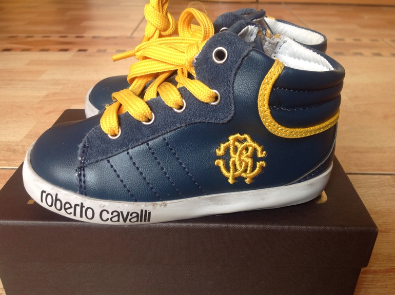 Roberto Cavalli , р. 24, 3900 почтой из региона