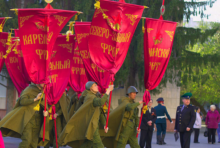 Сегодня у вечного огня...