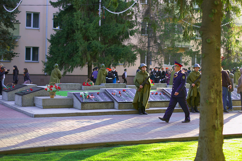 Сегодня у вечного огня...