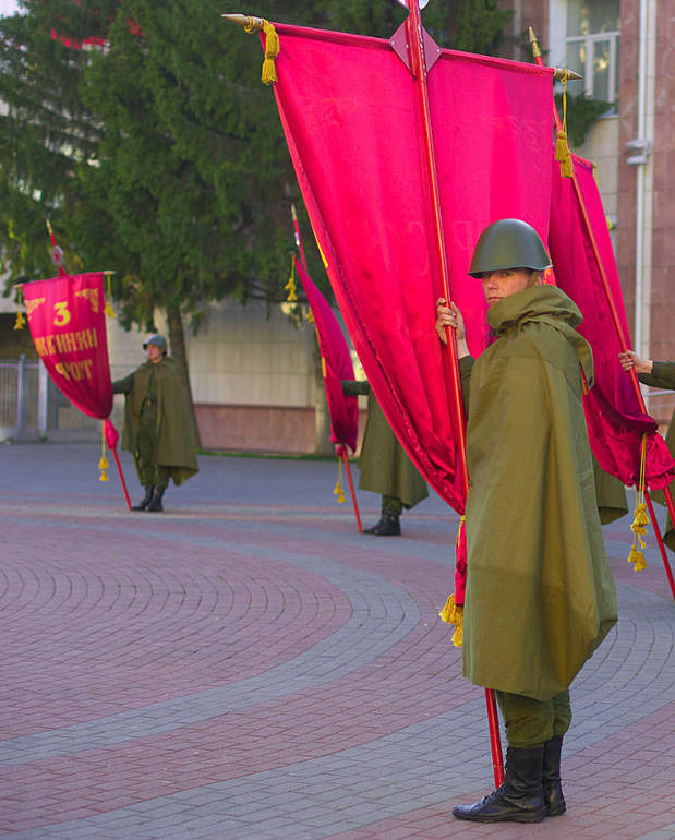 Сегодня у вечного огня...