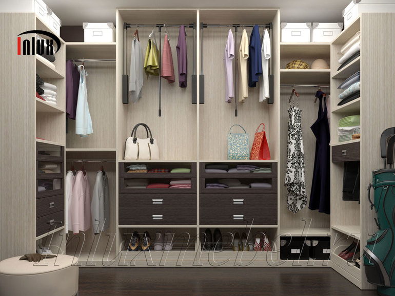 Мини гардеробная или встроеный шкаф в прихожей?